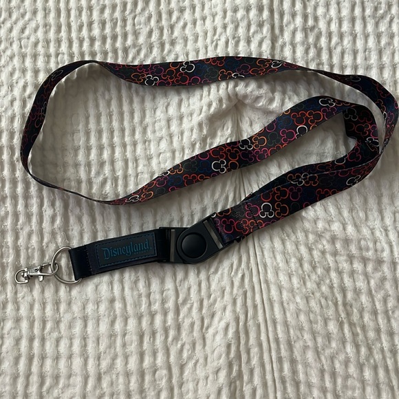 disneyland Accessories - Disneyland lanyard